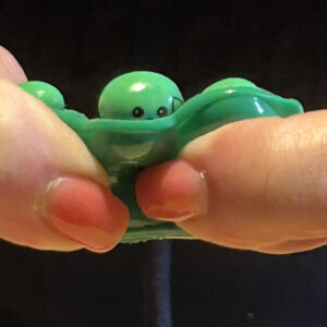 Squeeze Peapod Fidget Keychain – Pop-Out Pea Sensory Toy